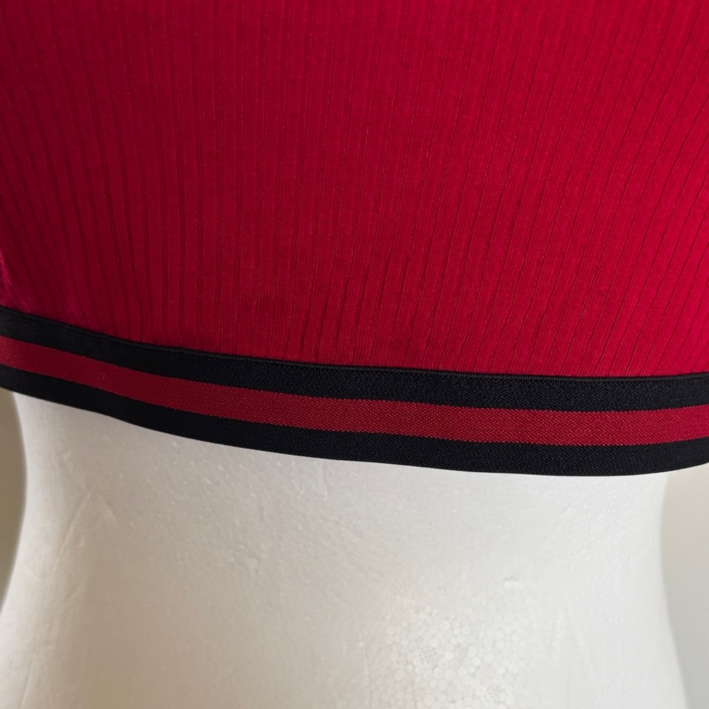 Bozzolo Red Ribbed Sports Bra - Picture 3 of 4